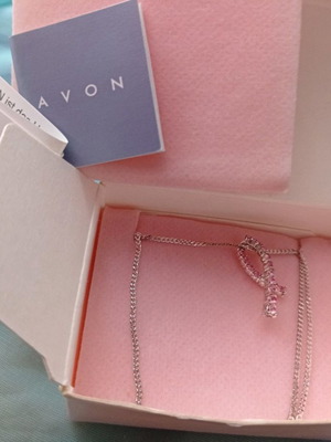 Avon necklace new