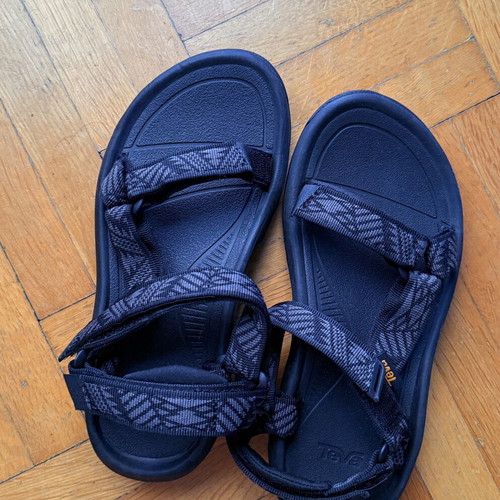 Teva Hurricane XLT3 sandals new, size 38, blue and purple