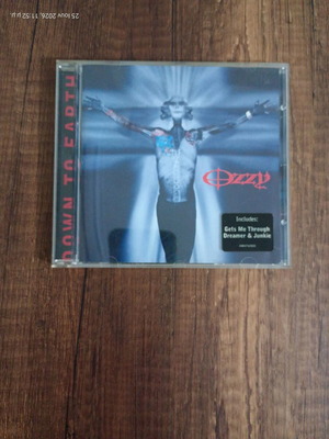 Ozzy Osbourne Down To Earth CD like new, metal