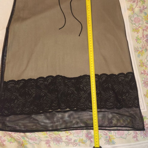 Skirt with black tulle and lace, size M, like new