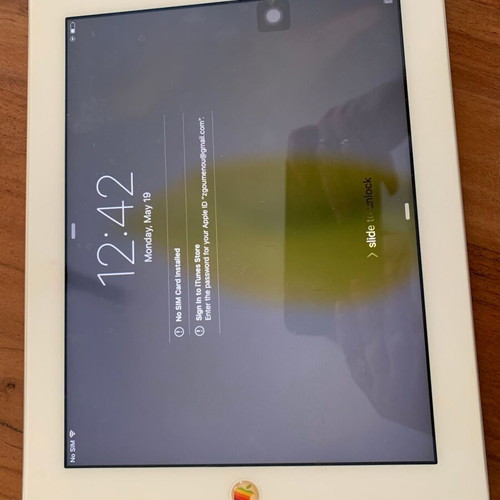 Ipad 32GB with adapter used
