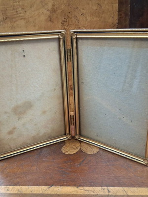 Double vintage frame used