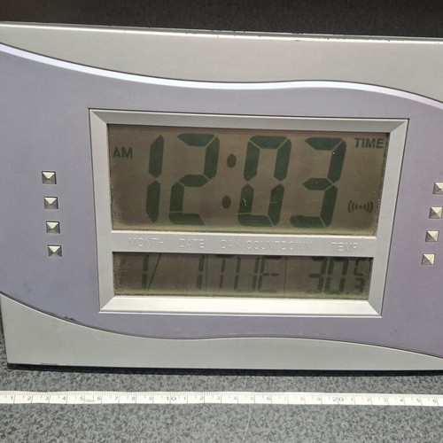 Kenko Digital Clock with Thermometer and Calendar like new