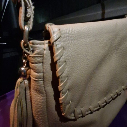 Beige shoulder bag like new with zipper 20×25 cm