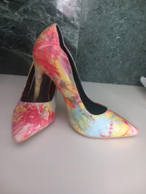 Migato floral pumps 10cm heel like new