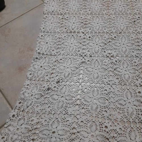 Lace tablecloth handmade, like new, white 80x80 cm