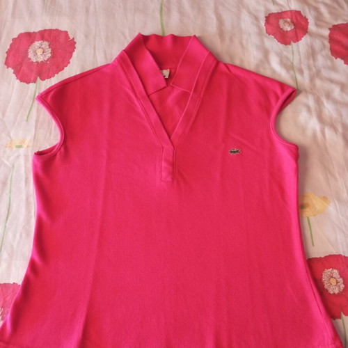 Lacoste sleeveless vintage shirt with collar and V-neck, red