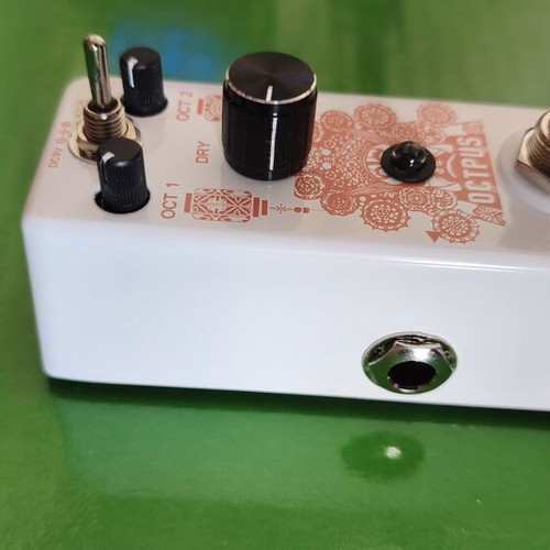 Amuzik Octpus Polyphonic Octaver new in box