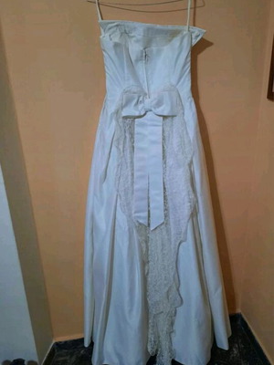Silk wedding dress like new, satin with embroidered bust and stones