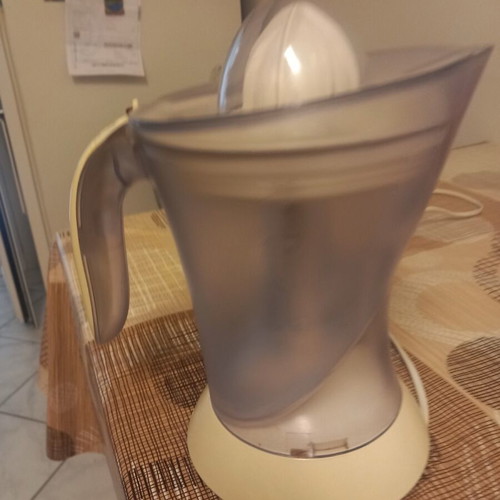 Oscar electric citrus juicer like new