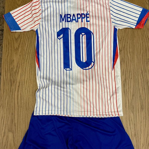Mbappe kids' football kit, age 10 (152)