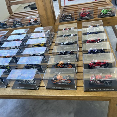 Collectible Display Motorcycles new, 39 in total