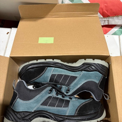 Work shoes with protection new, sizes 40-46