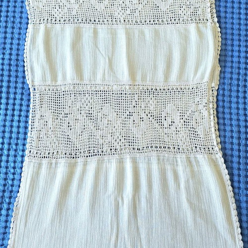 Handmade vintage table runner, 45 x 150 cm