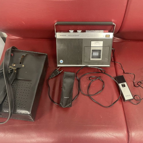 Sanyo cassette recorder used from 1968, working