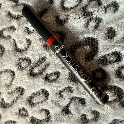 Lipstick and eyeshadow set new