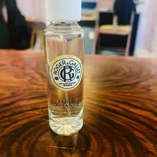 Roger & Gallet Fleur d’Osmanthus Eau de Parfum 30 ml like new