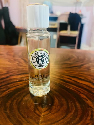 Roger & Gallet Fleur d’Osmanthus Eau de Parfum 30 ml like new