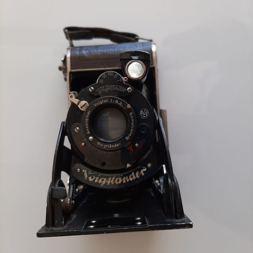 Vintage camera Voigtlander 1:6.3 from 1900s used with leather case