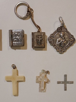 Αντικείμενα θρησκευτικού περιεχομένου μεταχειρισμένα, πακέτο 10, διάφορα υλικά