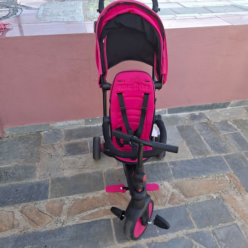 SmarTrike children's tricycle like new with canopy and safety features