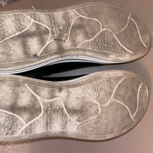 Guess women's shoes size 39 like new, black