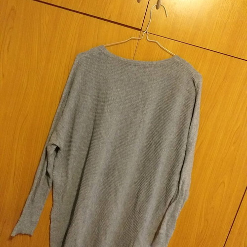 Wool sweater like new, one size
