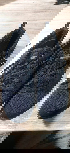 Αθλητικά παπούτσια Skechers .