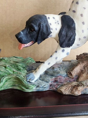 Adeline Collection decorative Pointer dog chasing hare like new