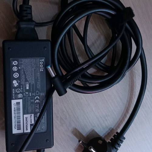 Toolz AC Adapter 65W like new