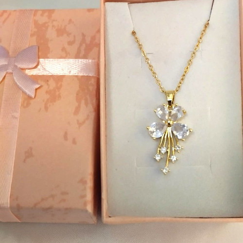 Flower stainless steel necklace golden with sparkling stones new
