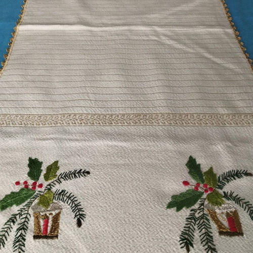 Handmade Christmas Runner Vintage 1960 like new
