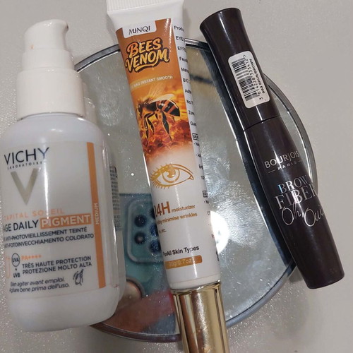 Vichy skincare set with sunscreen, anti-wrinkle eye cream and eyebrow mascara, like new