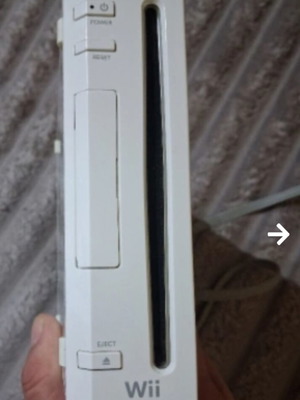 Nintendo Wii RVL-001 console with controllers and power supply