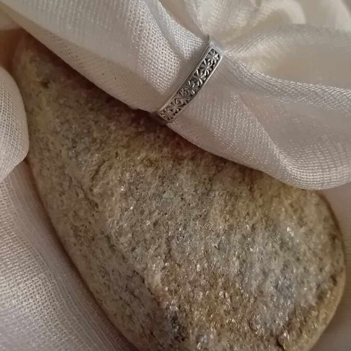 Elegant silver ring used, silver 925, weight 3 g, diameter 17 mm