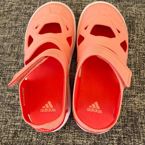 Adidas Fortaswim 2.0 sandals for girls size 33 like new, pink