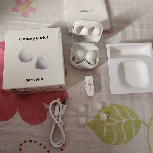 Samsung Galaxy Buds2 white new, open box