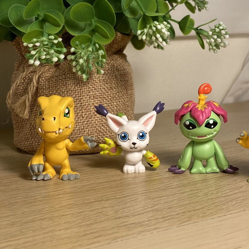 Digimon figures like new, set of 9