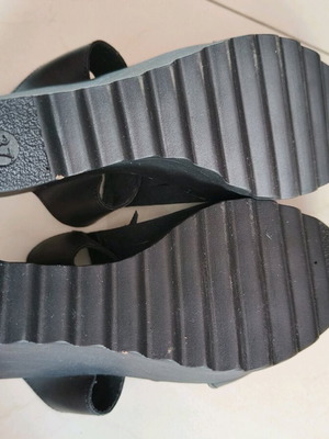 Black platform shoes like new, size 37