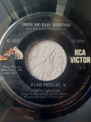 Elvis Presley (Such An) Easy Question / It Feels So Right 7" сингъл, 1965 RCA Victor
