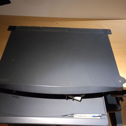Computer desk like new with sliding keyboard tray and shelf