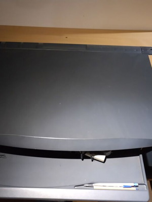 Computer desk like new with sliding keyboard tray and shelf