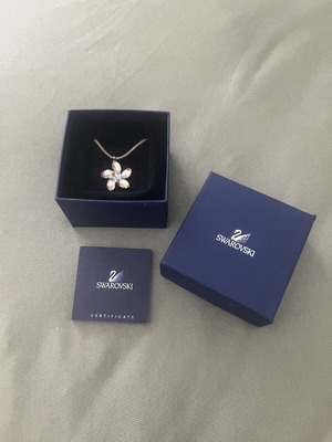 Swarovski vintage necklace in box with certificate