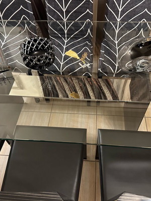 Dining set with glass, buffet and 6 chairs like new, Italian
