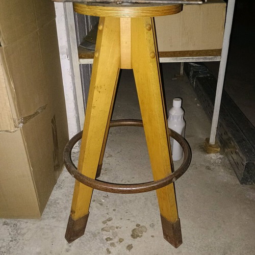 Bar stool used in very good condition
