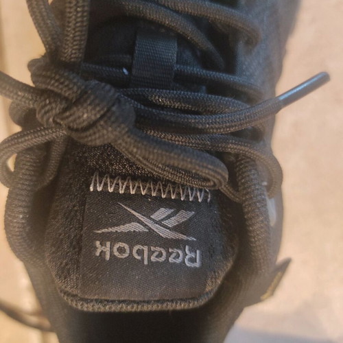 Reebok Astroride Trail Running GTX 2.0 Goretex like new black athletic shoes size 38