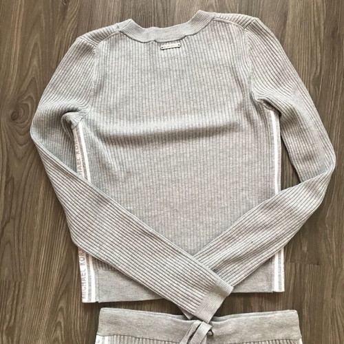 Michael Kors set skirt and long sleeve top new, size XS, gray