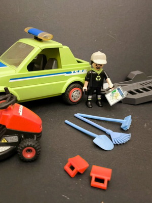 Playmobil City Action 6111 vehicle with trailer and lawn mower tractor like new