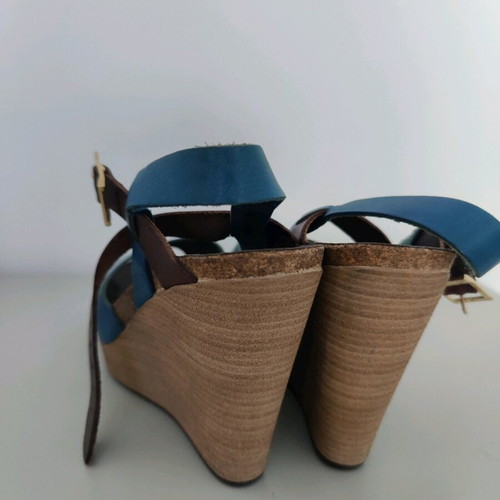 Yoshino sandals size 36 like new, blue