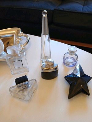 Empty branded perfume bottles collection, like new, set of 6